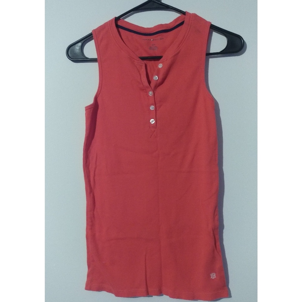 NWOT- Tommy Hilfiger Top!